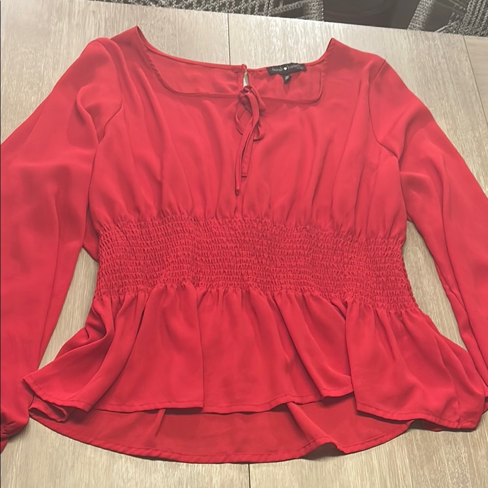 Red shirt w elastic‎ waiste